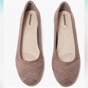 Veittes Women's Flat Shoes, Round Toe Classic Suede Ballet Flats.